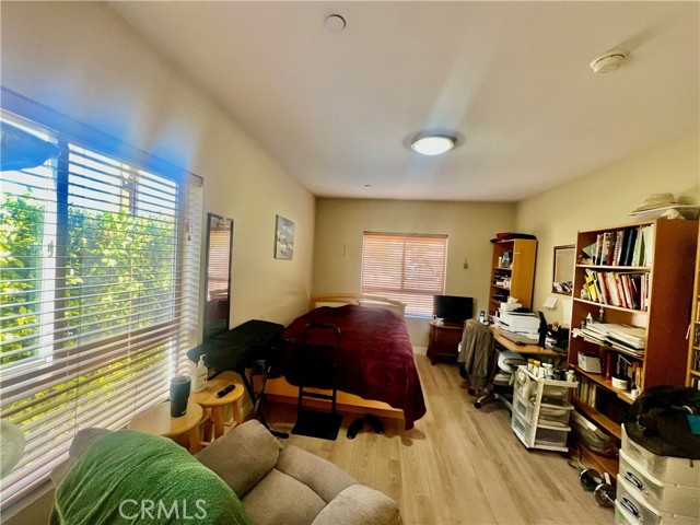 Detail Gallery Image 11 of 15 For 1515 Grismer Ave #102,  Burbank,  CA 91504 - 2 Beds | 2 Baths