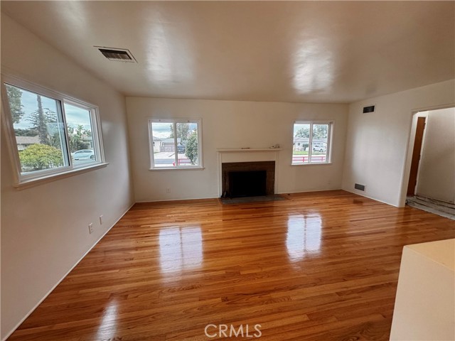 Detail Gallery Image 8 of 19 For 832 W Granada Ct, Ontario,  CA 91762 - 3 Beds | 1/1 Baths