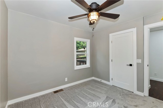 Detail Gallery Image 12 of 32 For 23984 Straight Way, Crestline,  CA 92325 - 2 Beds | 1 Baths