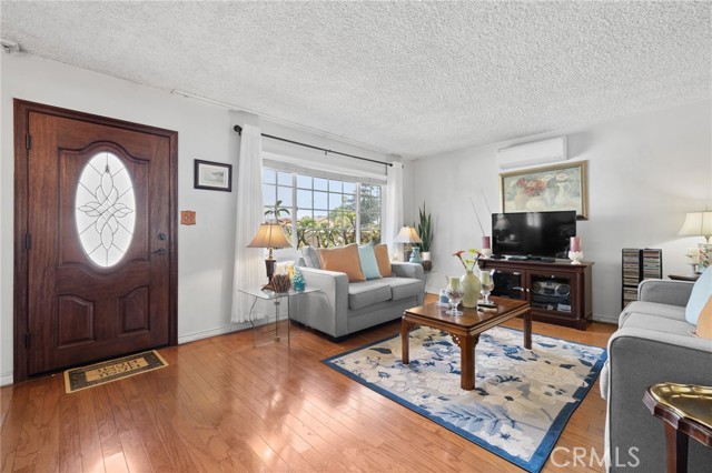 14358 1/2 Jeanette Lane, Baldwin Park CA: https://media.crmls.org/medias/134ed6c3-18f8-4afa-9064-b62ae1bf5252.jpg