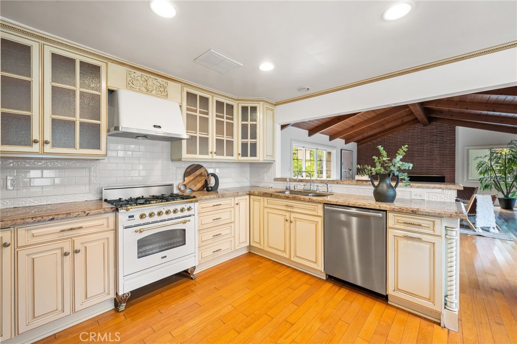 MLS #SB25218901 image #8