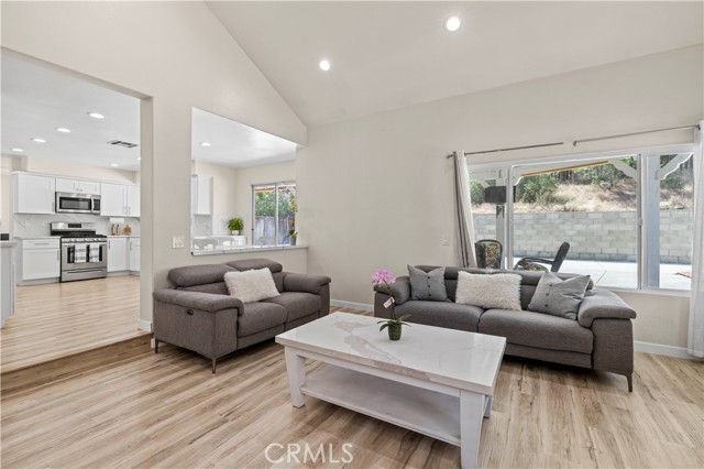 3314 Sandstone Court, Palmdale CA: https://media.crmls.org/medias/134f74b2-57ae-459b-b454-120efccf4443.jpg