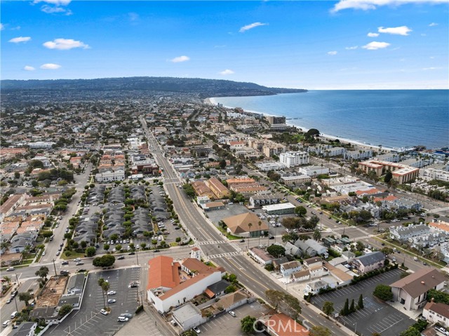 Detail Gallery Image 30 of 35 For 108 N Pacific Coast Hwy, Redondo Beach,  CA 90277 - 2 Beds | 1 Baths