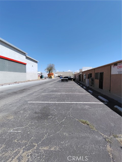 14368 St Andrews Drive, Victorville, California 92395, ,Commercial Lease,For Rent,14368 St Andrews Drive,CRHD25073720