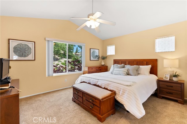 8 Chatri Circle, Lake Forest CA: https://media.crmls.org/medias/13505860-2802-4681-a146-dc51bda480c8.jpg