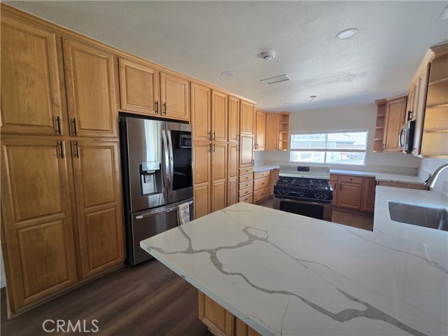 876 River Drive, Norco CA: https://media.crmls.org/medias/13506c60-9f6c-4ffa-a1f8-1c3e9d0026c4.jpg