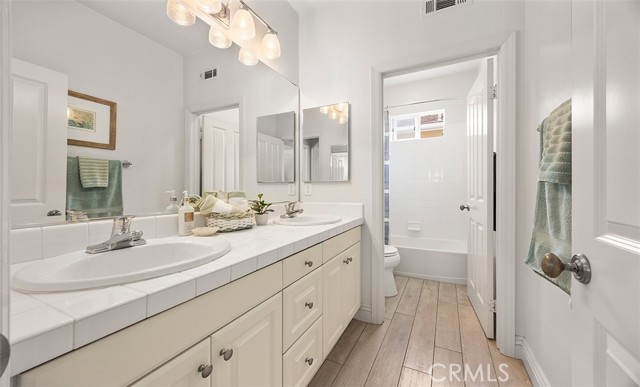 6615 Feather Drive, Huntington Beach CA: https://media.crmls.org/medias/1350b4a4-3fde-45e4-8fdb-8183526c25cb.jpg