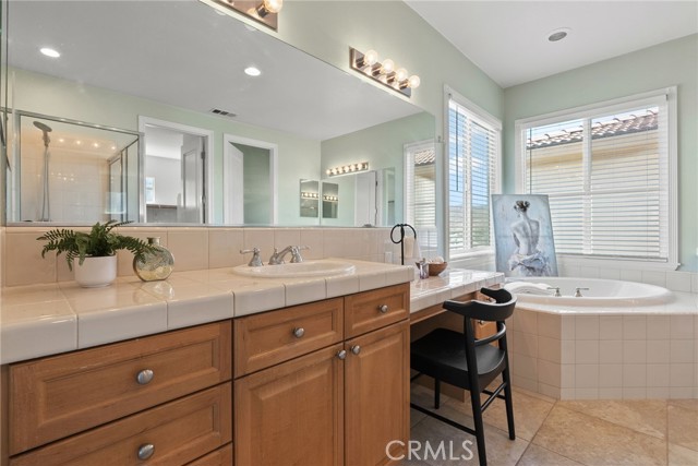 21 Plaza Modena, Lake Elsinore CA: https://media.crmls.org/medias/1350f0b8-d527-4693-9892-64d135e212c9.jpg