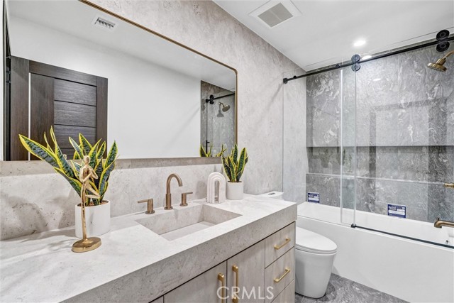 6847 Katherine, Van Nuys CA: https://media.crmls.org/medias/13513633-a2b2-4fb7-8b19-ea845cdc3a17.jpg