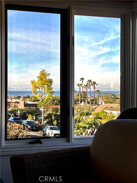 Detail Gallery Image 20 of 22 For 504 Avocado Ave, Corona Del Mar,  CA 92625 - 3 Beds | 3 Baths
