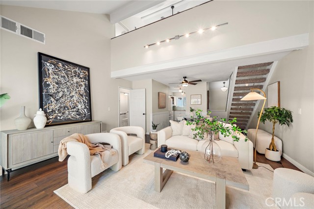 Detail Gallery Image 11 of 49 For 1025 Sea Breeze #11,  Costa Mesa,  CA 92627 - 2 Beds | 2/1 Baths