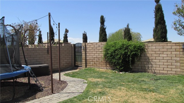 Detail Gallery Image 12 of 35 For 13000 Bermuda Dunes Dr, Victorville,  CA 92395 - 3 Beds | 2 Baths