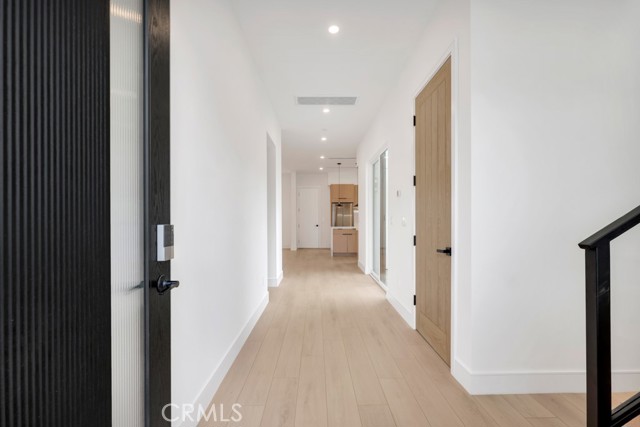 Detail Gallery Image 5 of 30 For 16510 San Fernando Mission Blvd, Granada Hills,  CA 91344 - 4 Beds | 4 Baths