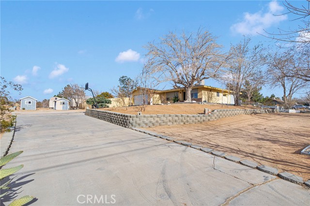 15539 Topango Rd., Victorville CA: https://media.crmls.org/medias/135323f1-805a-4080-9315-3981bf59202d.jpg