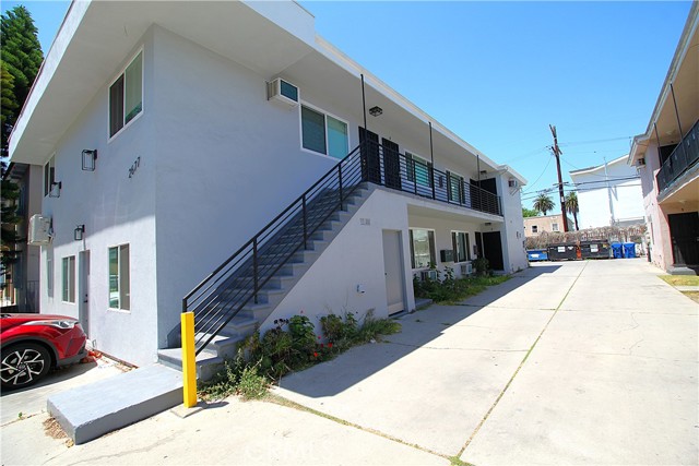 Detail Gallery Image 5 of 6 For 2677 Orchard #2,  Los Angeles,  CA 90007 - 1 Beds | 1 Baths