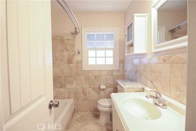 Detail Gallery Image 13 of 26 For 150 Orangewood Ln, Tustin,  CA 92780 - 3 Beds | 2 Baths