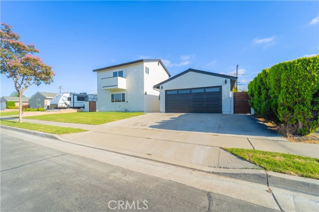 Detail Gallery Image 2 of 57 For 6526 Corinne Cir, Buena Park,  CA 90620 - 5 Beds | 2/1 Baths