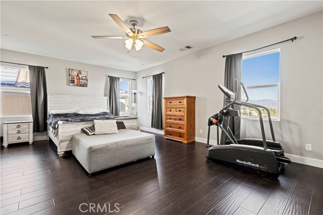 20556 Suzie Lane, Saugus CA: https://media.crmls.org/medias/1354107e-fa21-4657-9185-76988b5d48c3.jpg
