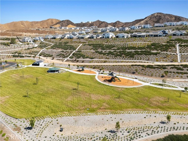 28528 Wildflower Terrace, Castaic CA: https://media.crmls.org/medias/13545ebe-5e65-4b1e-944d-a14fcef03129.jpg