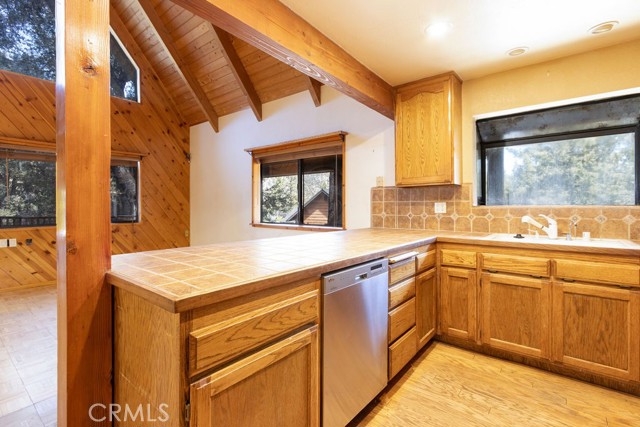 2208 Bernina, Pine Mountain Club CA: https://media.crmls.org/medias/1354c156-8c1f-4c49-bd52-78c58625773f.jpg