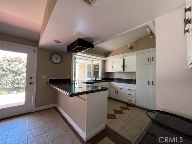 Detail Gallery Image 8 of 20 For 3292 Yellowtail Dr, Rossmoor,  CA 90720 - 3 Beds | 2 Baths