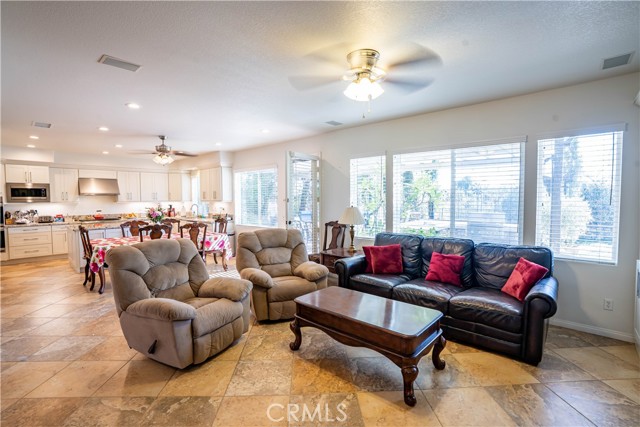 Detail Gallery Image 9 of 63 For 26775 Chamomile, Murrieta,  CA 92562 - 6 Beds | 4/1 Baths