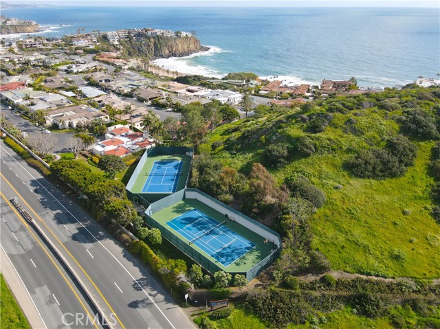 Detail Gallery Image 27 of 30 For 125 Irvine Cove Ct, Laguna Beach,  CA 92651 - 6 Beds | 6/1 Baths