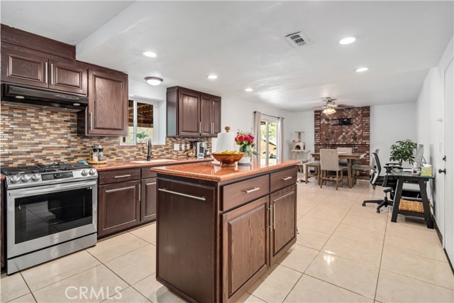 33656 Tradepost Road, Acton CA: https://media.crmls.org/medias/1357aa23-c3e4-4d27-ba42-e00081d50891.jpg