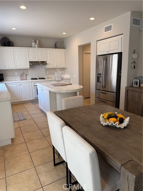 Detail Gallery Image 5 of 27 For 45 Avondale, Irvine,  CA 92602 - 4 Beds | 3 Baths