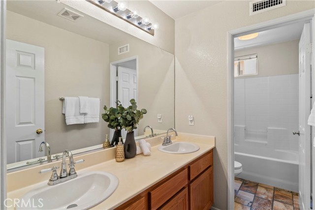 3064 Drake Street, Corona CA: https://media.crmls.org/medias/13593960-ca84-4dcf-b809-fb0830aa59df.jpg