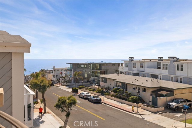 424 Marine Avenue, Manhattan Beach CA: https://media.crmls.org/medias/135a3247-096c-455d-8b80-64f6aa820ee0.jpg