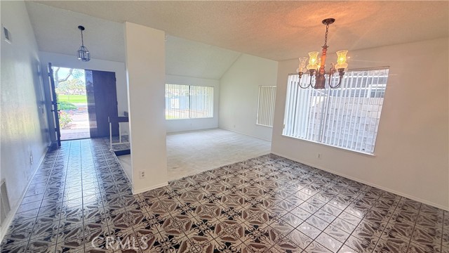 Detail Gallery Image 8 of 65 For 46 Christamon, Irvine,  CA 92620 - 4 Beds | 2/1 Baths