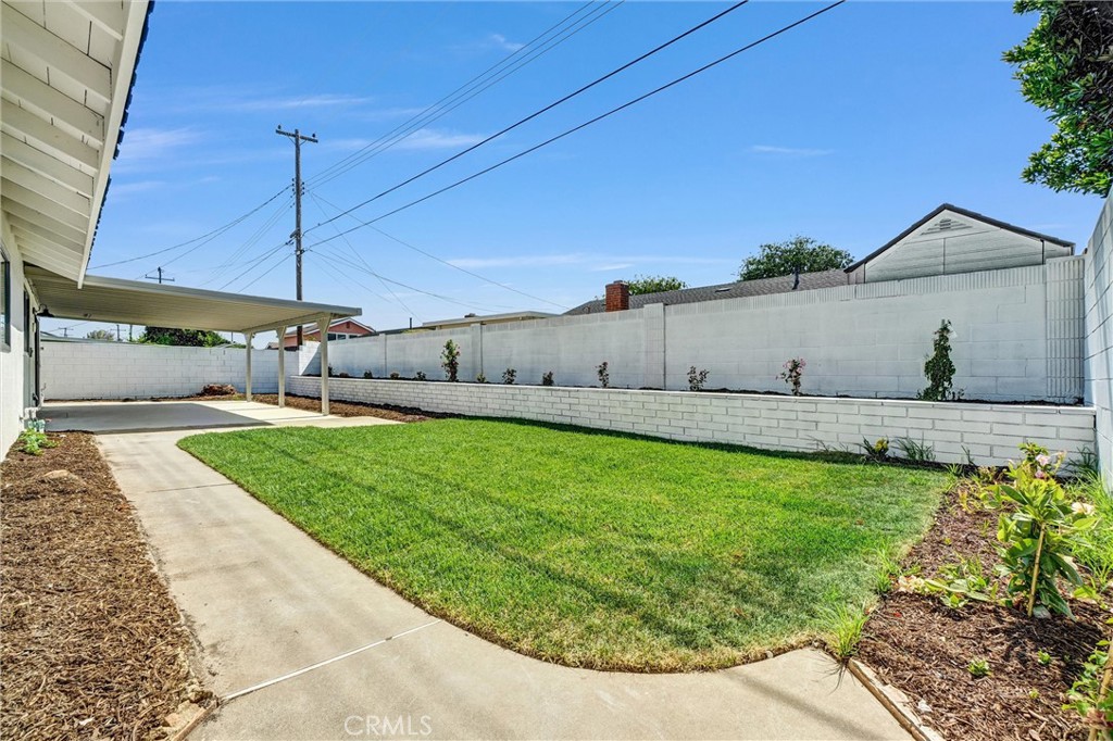 https://media.crmls.org/medias/135af667-90b5-4123-b5da-b3c45731916b.jpg?preset=X-Large