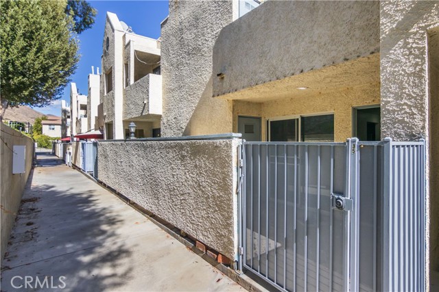 Detail Gallery Image 2 of 20 For 18209 Sierra Hwy #35,  Canyon Country,  CA 91351 - 2 Beds | 2 Baths