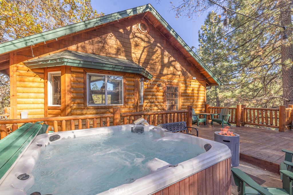 712 Villa Grove