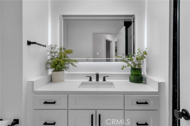 4032 Elsa Street, Lakewood CA: https://media.crmls.org/medias/135b9a3a-a17d-4c41-927d-5c17f7558f7e.jpg
