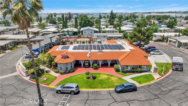 350 S Willow Avenue, Rialto CA: https://media.crmls.org/medias/135be178-ec43-4f61-a541-cec50e2e6a8b.jpg