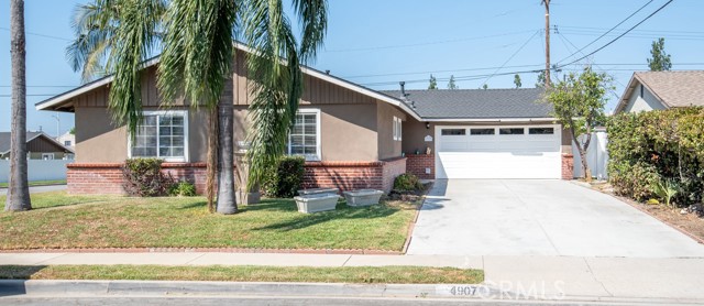 4907 N Dodsworth Ave, Covina, CA 91724