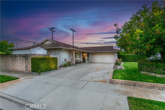 1690 Loma Drive photo 2