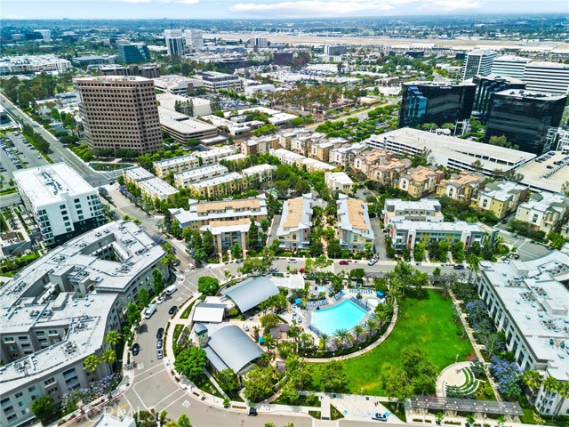 31 Soho, Irvine CA: https://media.crmls.org/medias/135daeba-8d9c-45a2-ab17-998c8f9ea36d.jpg