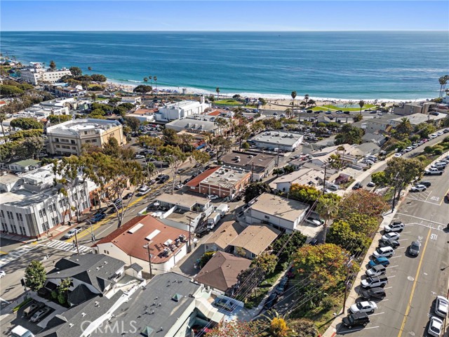 189 Lower Cliff Drive, Laguna Beach CA: https://media.crmls.org/medias/135dc49b-a93f-45de-a578-a75df22ee3bf.jpg