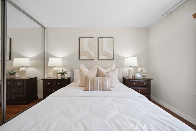 10 Windrow, Irvine CA: https://media.crmls.org/medias/135e1915-f019-45bd-9091-a815ec1a24e6.jpg