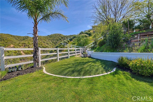 Detail Gallery Image 51 of 69 For 15257 Saddleback, Canyon Country,  CA 91387 - 6 Beds | 4/1 Baths