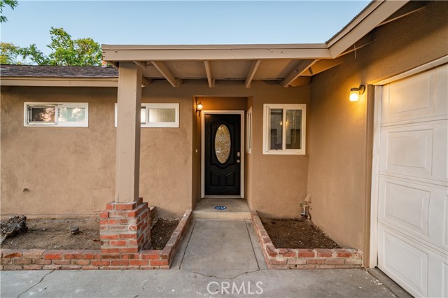Detail Gallery Image 3 of 41 For 8444 Raintree Ave, Riverside,  CA 92504 - 4 Beds | 2 Baths