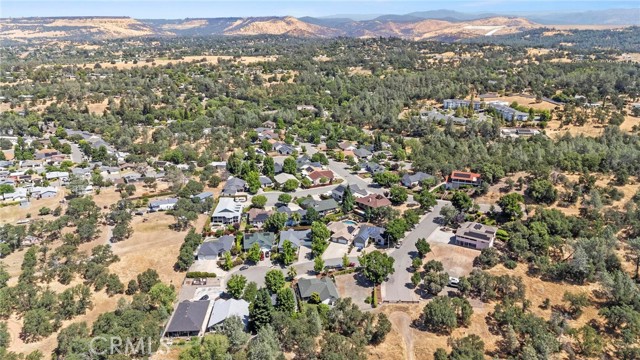 17 Pleasant Oak Lane, Oroville CA: https://media.crmls.org/medias/135f6d48-213f-4702-84ea-adfd5a47f223.jpg