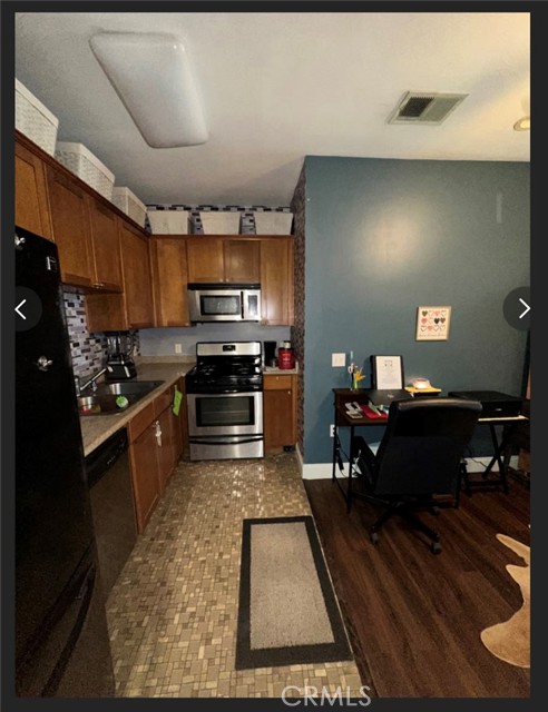 Detail Gallery Image 5 of 9 For 6938 Laurel Canyon #310,  Los Angeles,  CA 91605 - 2 Beds | 2 Baths