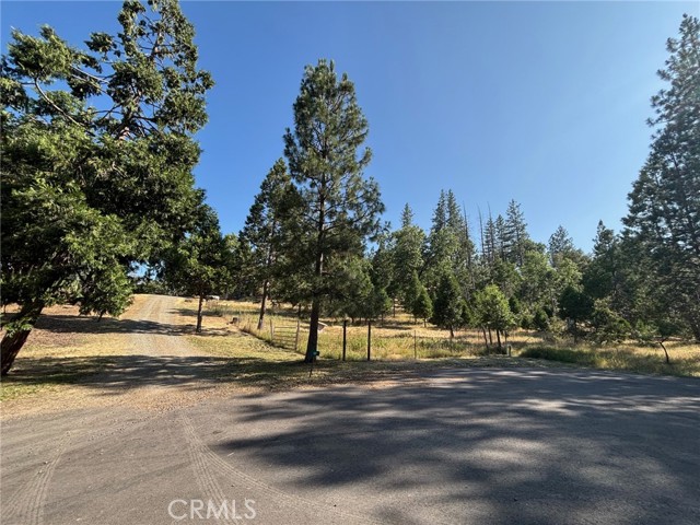 Detail Gallery Image 5 of 5 For 5615 Silver Strand Fall, Mariposa,  CA 95338 - 3 Beds | 2 Baths