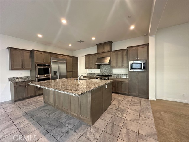 Detail Gallery Image 5 of 29 For 88 Acadia Ct, Lake Forest,  CA 92630 - 5 Beds | 4 Baths