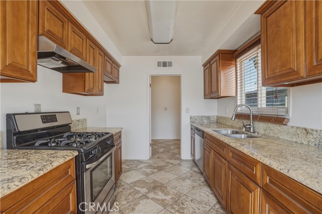 Detail Gallery Image 15 of 23 For 14808 Aztec, Sylmar,  CA 91342 - 3 Beds | 2 Baths