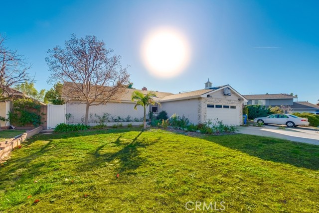 Detail Gallery Image 3 of 62 For 17100 Minnehaha St, Granada Hills,  CA 91344 - 4 Beds | 3 Baths